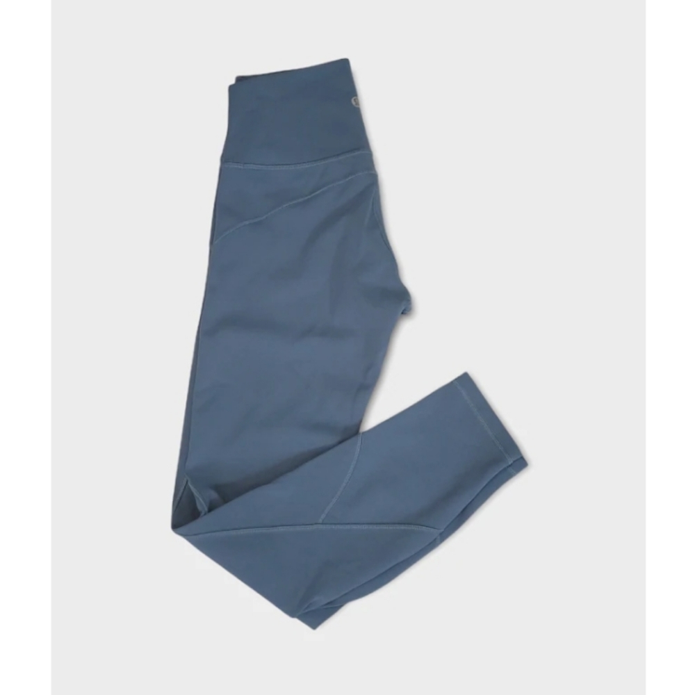 Size 4 - Lululemon In Movement 7/8 Tight *Everlux 25"